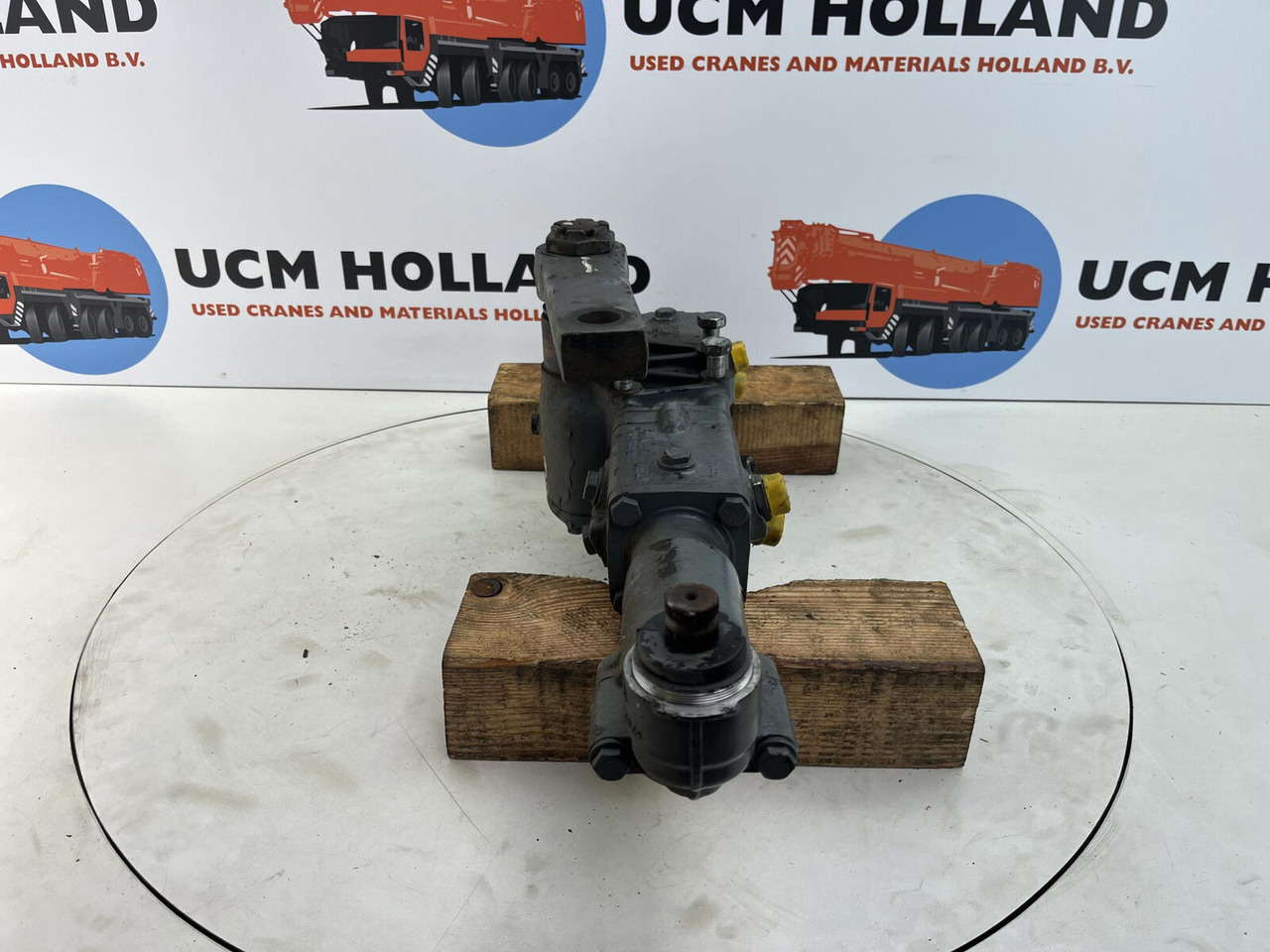 ZF LTM 1050-1 steering box - Casetă de direcție pentru Automacara: Foto 2 ZF LTM 1050-1 steering box - Casetă de direcție pentru Automacara: Foto 2