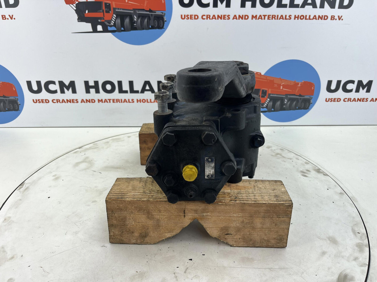 ZF LTM 1070 4.2 Steering box - Casetă de direcție pentru Automacara: Foto 4 ZF LTM 1070 4.2 Steering box - Casetă de direcție pentru Automacara: Foto 4