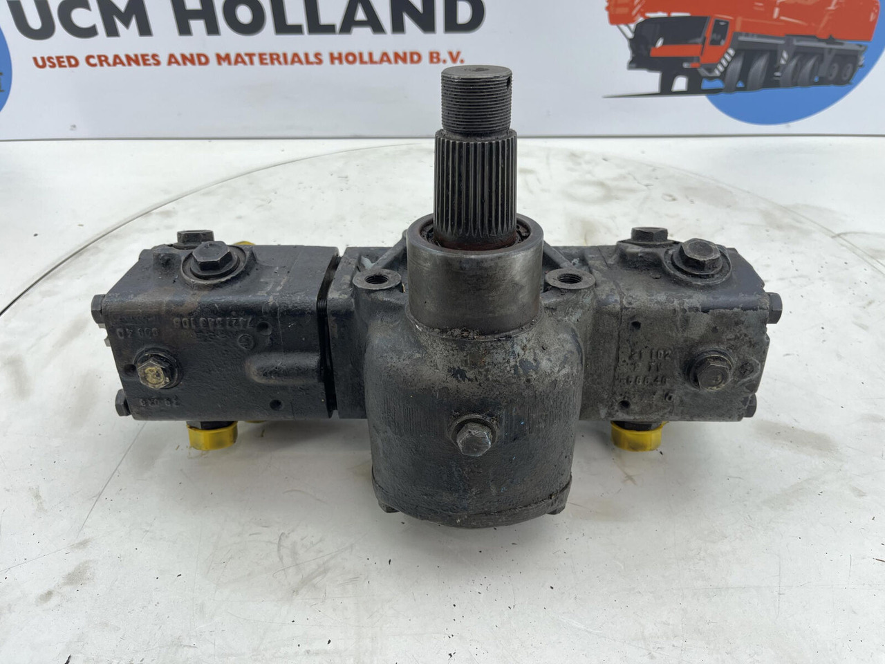 ZF Steering Box 120bar - Casetă de direcție pentru Macara: Foto 1 ZF Steering Box 120bar - Casetă de direcție pentru Macara: Foto 1