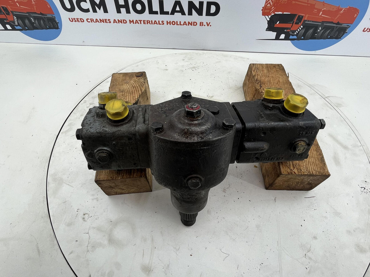 ZF Steering Box 120bar - Casetă de direcție pentru Macara: Foto 5 ZF Steering Box 120bar - Casetă de direcție pentru Macara: Foto 5