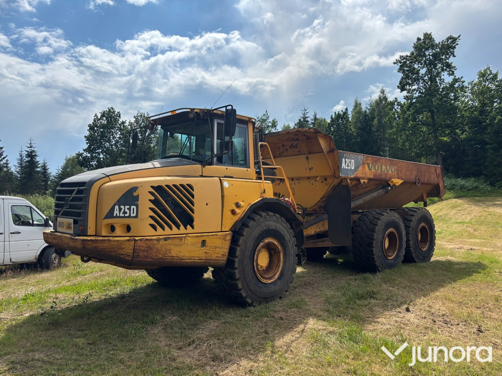 Dumper Volvo A25D - Camion articulat: Foto 1 Dumper Volvo A25D - Camion articulat: Foto 1