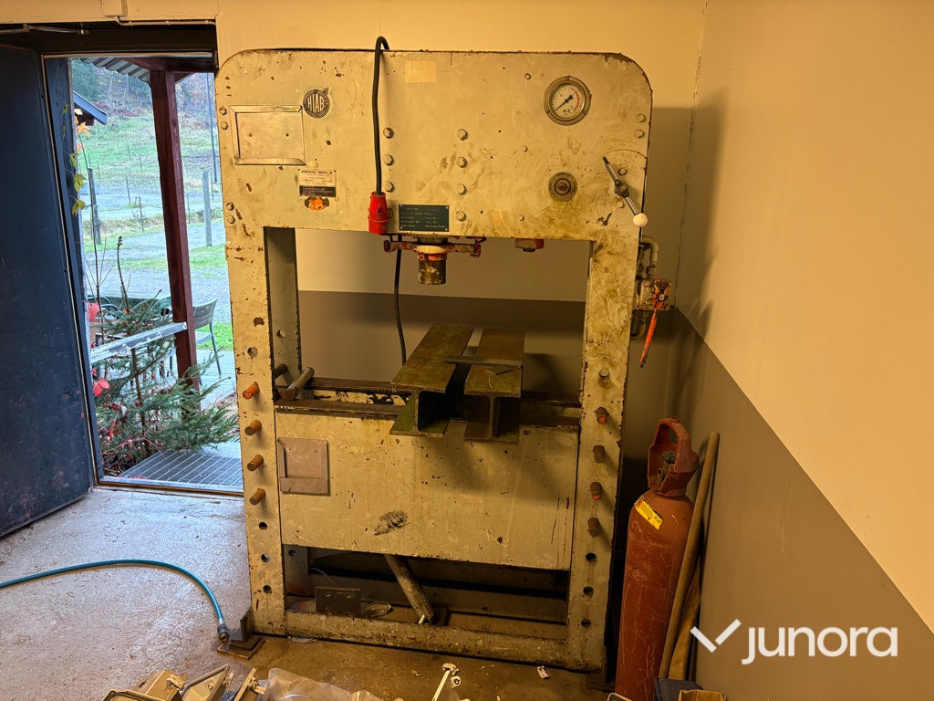 Hydraulpress - Hiab H100E, 100 ton - Abkant: Foto 1 Hydraulpress - Hiab H100E, 100 ton - Abkant: Foto 1