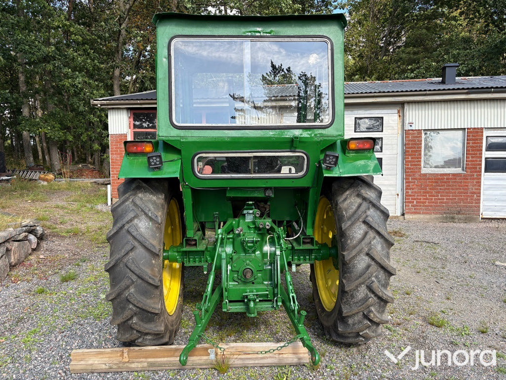 John Deere 2130 - Tractor agricol: Foto 4 John Deere 2130 - Tractor agricol: Foto 4