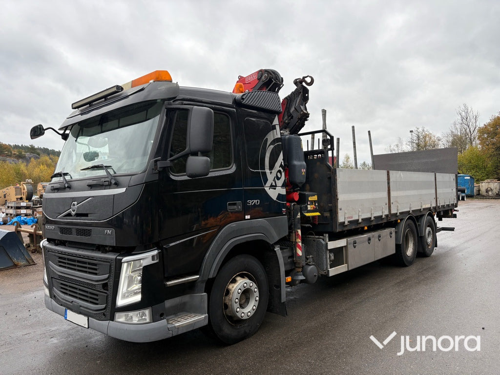 Lastbil med kran - Volvo FM 370 FASSI F155 - Camion platformă, Camion cu macara: Foto 1 Lastbil med kran - Volvo FM 370 FASSI F155 - Camion platformă, Camion cu macara: Foto 1