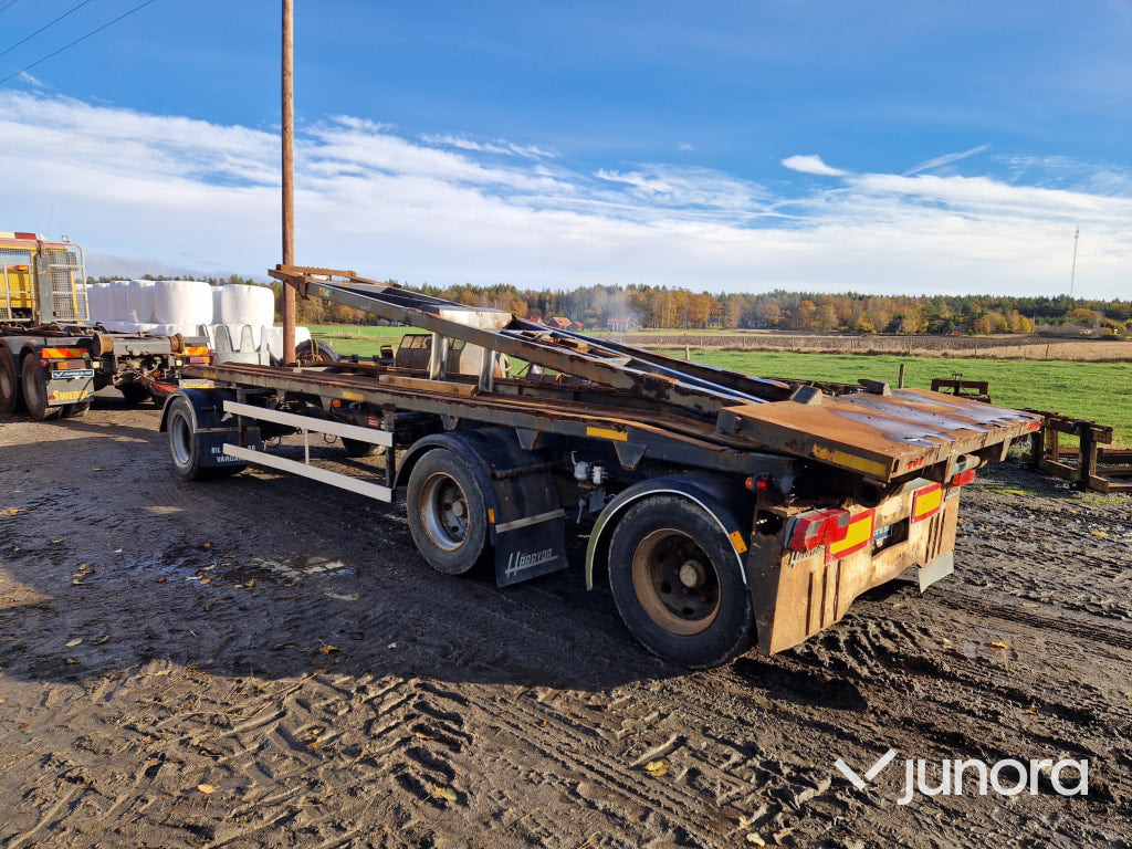 Lastväxlarvagn + Tipp - Härryda, THLBS-300-N - Remorcă transport containere/ Swap body: Foto 1 Lastväxlarvagn + Tipp - Härryda, THLBS-300-N - Remorcă transport containere/ Swap body: Foto 1