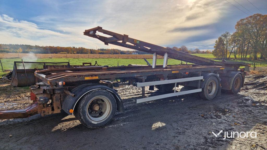 Lastväxlarvagn + Tipp - Härryda, THLBS-300-N - Remorcă transport containere/ Swap body: Foto 2 Lastväxlarvagn + Tipp - Härryda, THLBS-300-N - Remorcă transport containere/ Swap body: Foto 2