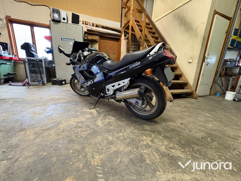 Motorcykel - Suzuki, GSX 750 F - Motocicletă: Foto 3 Motorcykel - Suzuki, GSX 750 F - Motocicletă: Foto 3