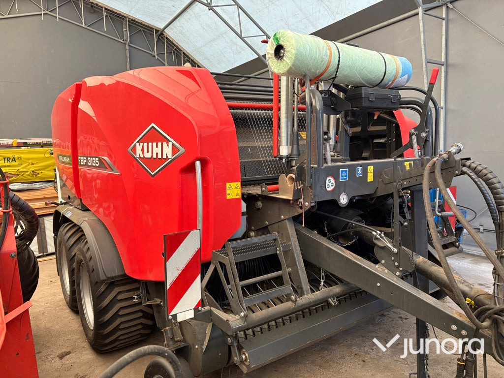 Rundbalspress & Inplastare - Kuhn FBP 3135 Intelliwrap - Presă baloţi rotunzi, Maşina de infoliat baloti: Foto 5 Rundbalspress & Inplastare - Kuhn FBP 3135 Intelliwrap - Presă baloţi rotunzi, Maşina de infoliat baloti: Foto 5