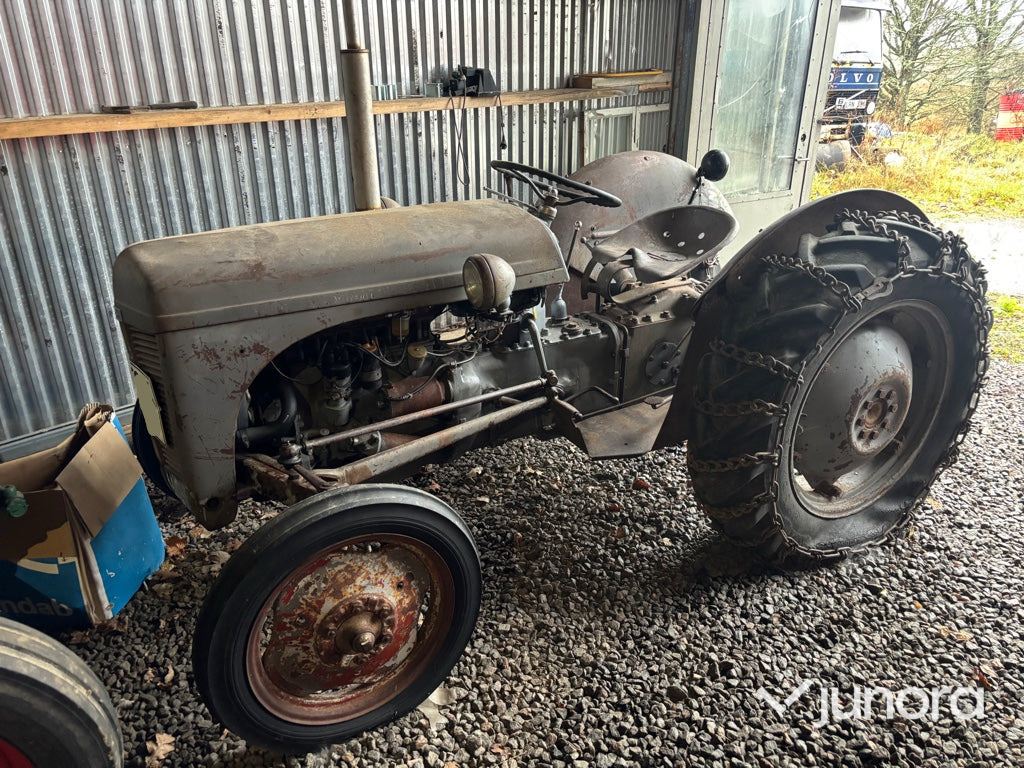 Traktor - Massey Ferguson TEA20 (Grålle) - Tractor agricol: Foto 1 Traktor - Massey Ferguson TEA20 (Grålle) - Tractor agricol: Foto 1