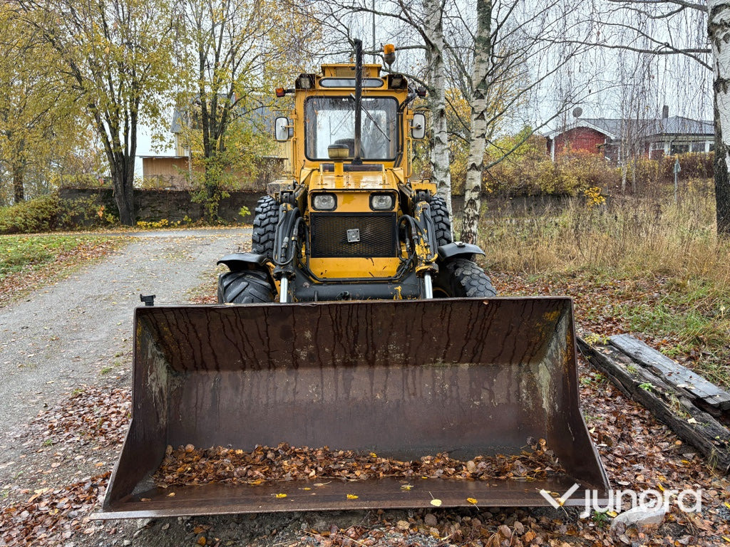 Traktorgrävare - Volvo BM, 616 B - Buldoexcavator: Foto 3 Traktorgrävare - Volvo BM, 616 B - Buldoexcavator: Foto 3