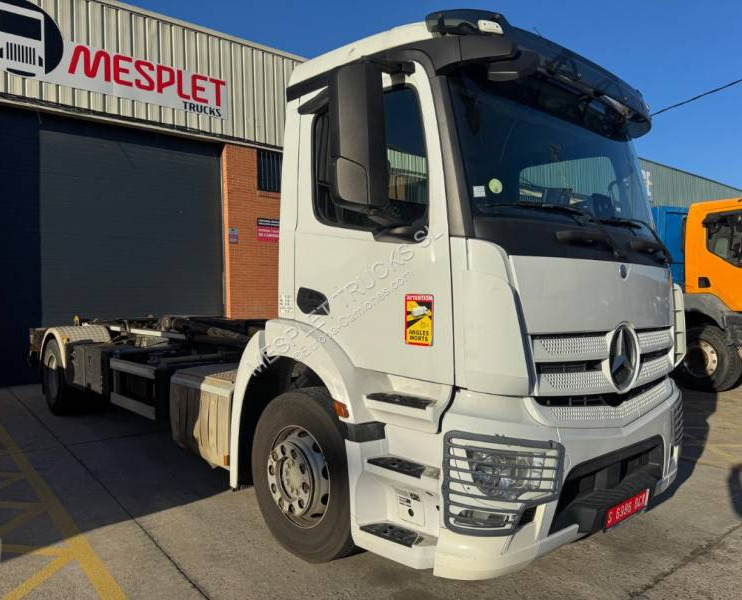 Mercedes Antos 1843 - Camion cu cârlig: Foto 2 Mercedes Antos 1843 - Camion cu cârlig: Foto 2