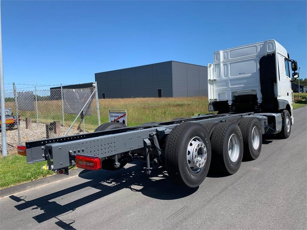 DAF XF 430 FAW 8x4*4 Tridem - Camion şasiu: Foto 3 DAF XF 430 FAW 8x4*4 Tridem - Camion şasiu: Foto 3