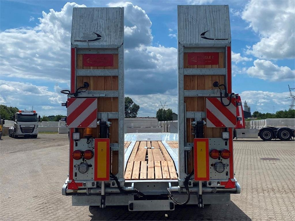 Hangler DTS 300 3 akslet med ramper - Remorcă transport agabaritic: Foto 5 Hangler DTS 300 3 akslet med ramper - Remorcă transport agabaritic: Foto 5