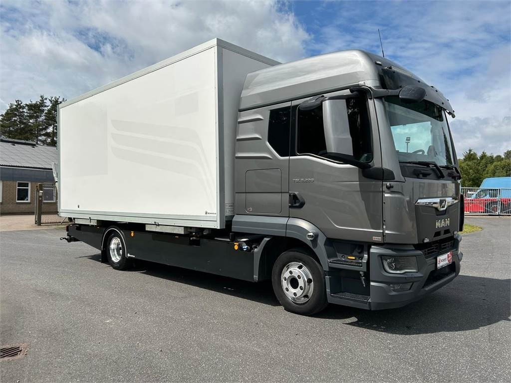 MAN TGL 8-220 4x2 BL incl. 2 stk veksellad - Camion transport containere/ Swap body: Foto 1 MAN TGL 8-220 4x2 BL incl. 2 stk veksellad - Camion transport containere/ Swap body: Foto 1