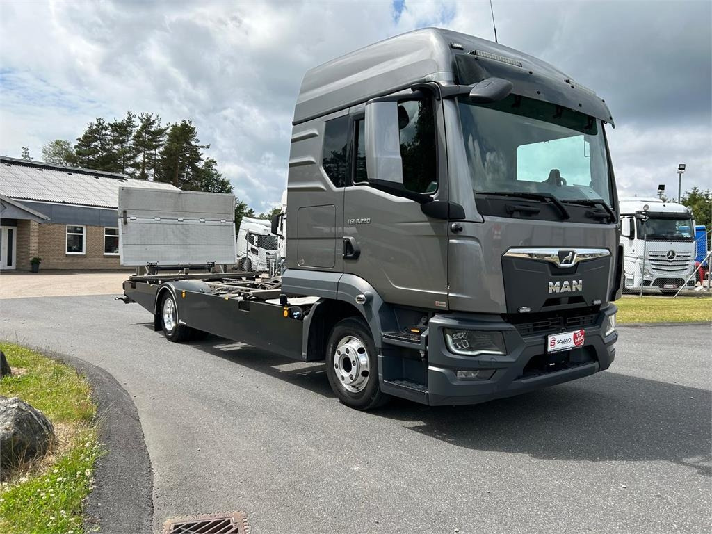 MAN TGL 8-220 4x2 BL incl. 2 stk veksellad - Camion transport containere/ Swap body: Foto 2 MAN TGL 8-220 4x2 BL incl. 2 stk veksellad - Camion transport containere/ Swap body: Foto 2