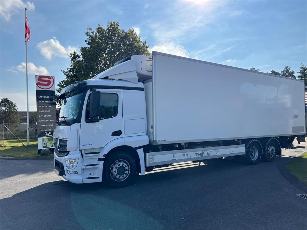 Mercedes-Benz Actros 2530 L 6x2*4 - Camion frigider: Foto 1 Mercedes-Benz Actros 2530 L 6x2*4 - Camion frigider: Foto 1