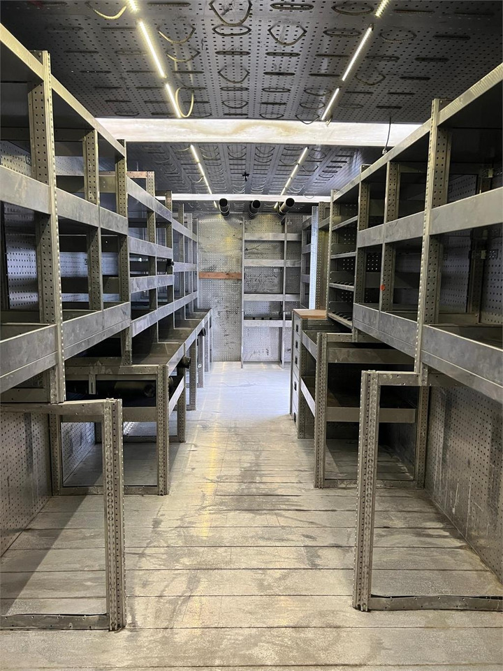 Mercedes-Benz Antos 1824 LnR - Camion furgon: Foto 2 Mercedes-Benz Antos 1824 LnR - Camion furgon: Foto 2