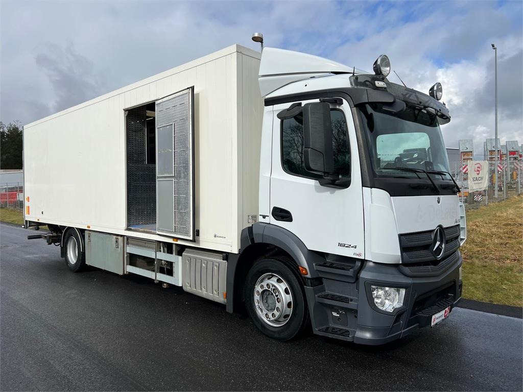 Mercedes-Benz Antos 1824 LnR - Camion furgon: Foto 2 Mercedes-Benz Antos 1824 LnR - Camion furgon: Foto 2