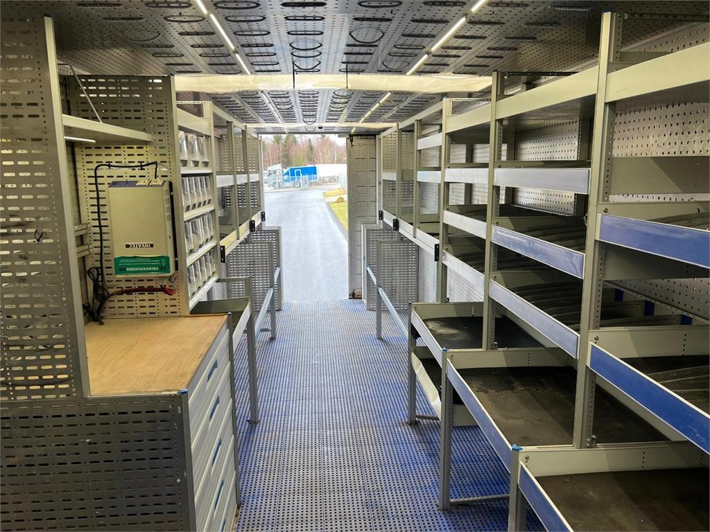 Mercedes-Benz Antos 1824 LnR - Camion furgon: Foto 4 Mercedes-Benz Antos 1824 LnR - Camion furgon: Foto 4