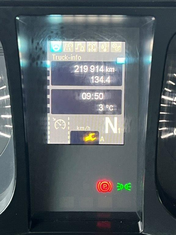 Camion furgon Mercedes-Benz Antos 1824 LnR: Foto 16