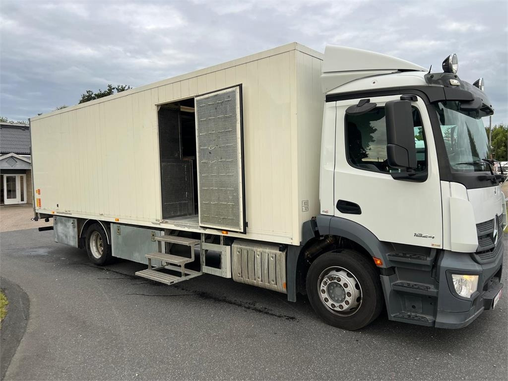 Mercedes-Benz Antos 1824 LnR - Camion furgon: Foto 1 Mercedes-Benz Antos 1824 LnR - Camion furgon: Foto 1