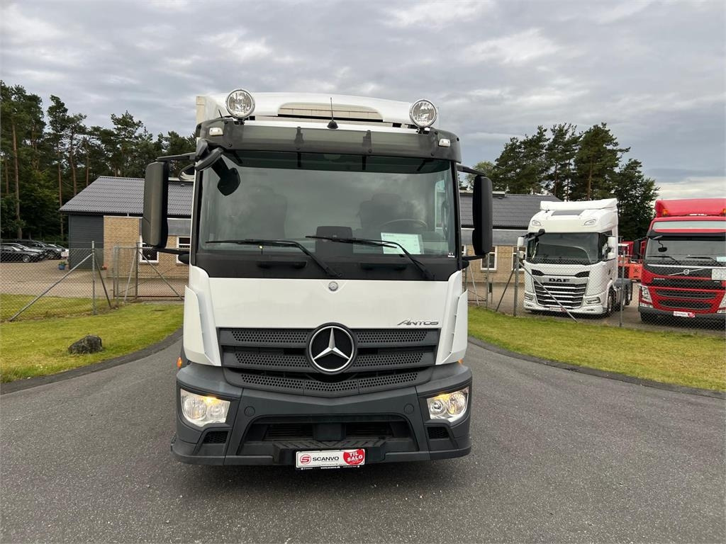 Camion furgon Mercedes-Benz Antos 1824 LnR: Foto 23