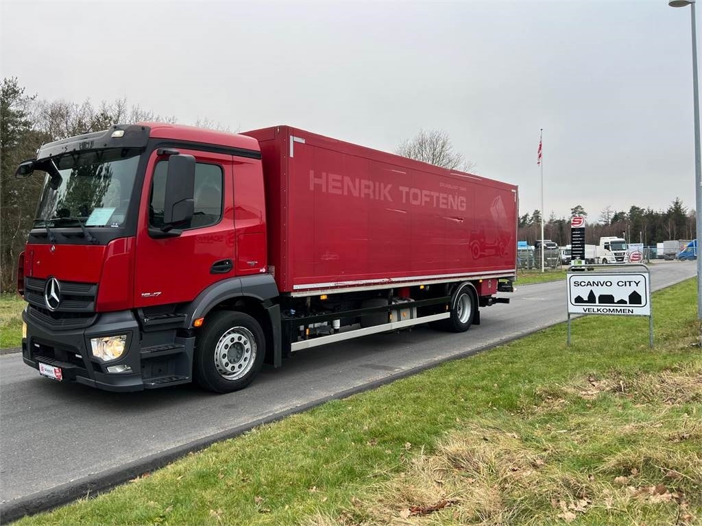 Mercedes-Benz Antos 1827 LnR - Camion furgon: Foto 1 Mercedes-Benz Antos 1827 LnR - Camion furgon: Foto 1