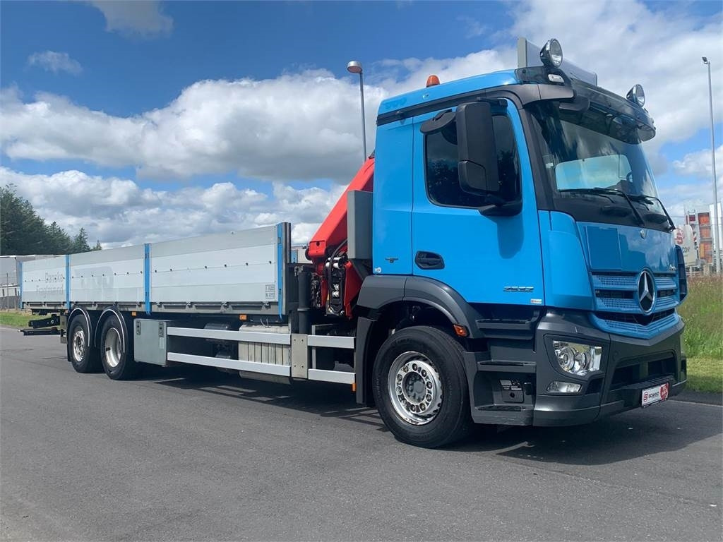 Mercedes-Benz Antos 2532 6x2*4 - Camion cu macara: Foto 1 Mercedes-Benz Antos 2532 6x2*4 - Camion cu macara: Foto 1