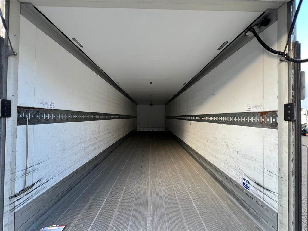 Mercedes-Benz Antos 2533 L - Camion furgon: Foto 5 Mercedes-Benz Antos 2533 L - Camion furgon: Foto 5