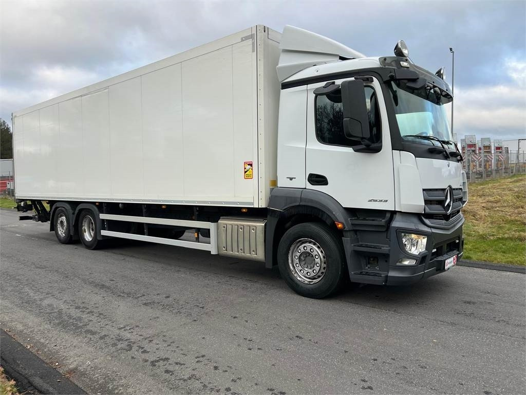 Mercedes-Benz Antos 2533 L - Camion furgon: Foto 3 Mercedes-Benz Antos 2533 L - Camion furgon: Foto 3