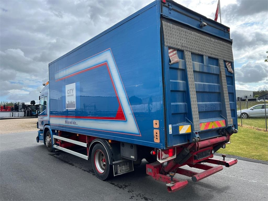 Scania P320 DB 4x2 MLB - low entry - Camion furgon: Foto 5 Scania P320 DB 4x2 MLB - low entry - Camion furgon: Foto 5