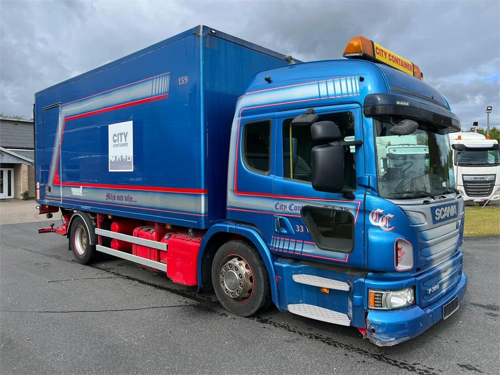 Scania P320 DB 4x2 MLB - low entry - Camion furgon: Foto 1 Scania P320 DB 4x2 MLB - low entry - Camion furgon: Foto 1