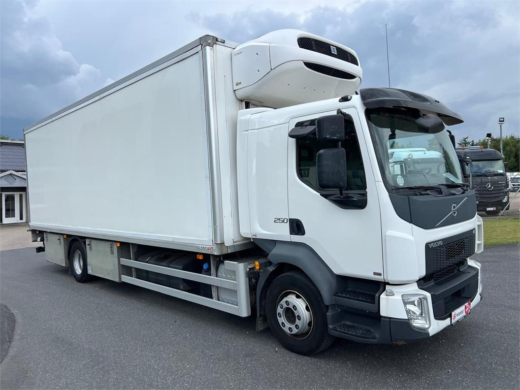 Volvo FL 250 16 ton - Camion frigider: Foto 2 Volvo FL 250 16 ton - Camion frigider: Foto 2