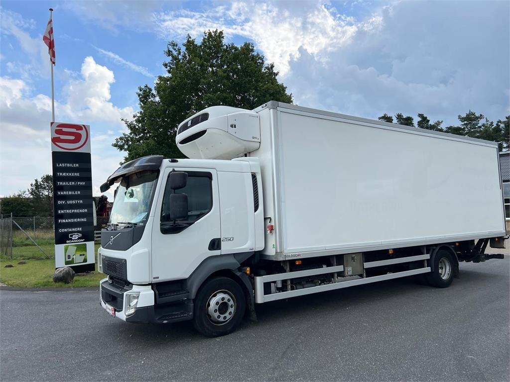 Volvo FL 250 16 ton - Camion frigider: Foto 1 Volvo FL 250 16 ton - Camion frigider: Foto 1