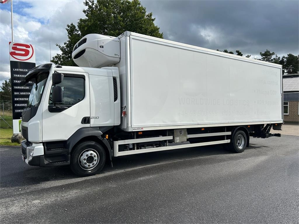 Volvo FL 250 16 ton - Camion frigider: Foto 1 Volvo FL 250 16 ton - Camion frigider: Foto 1