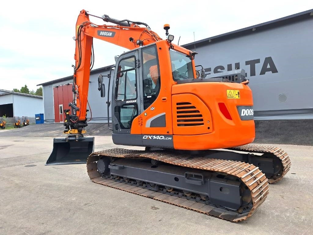 Doosan DX140LCR-5 PYÖRITTÄJÄLLÄ - Excavator pe şenile: Foto 2 Doosan DX140LCR-5 PYÖRITTÄJÄLLÄ - Excavator pe şenile: Foto 2