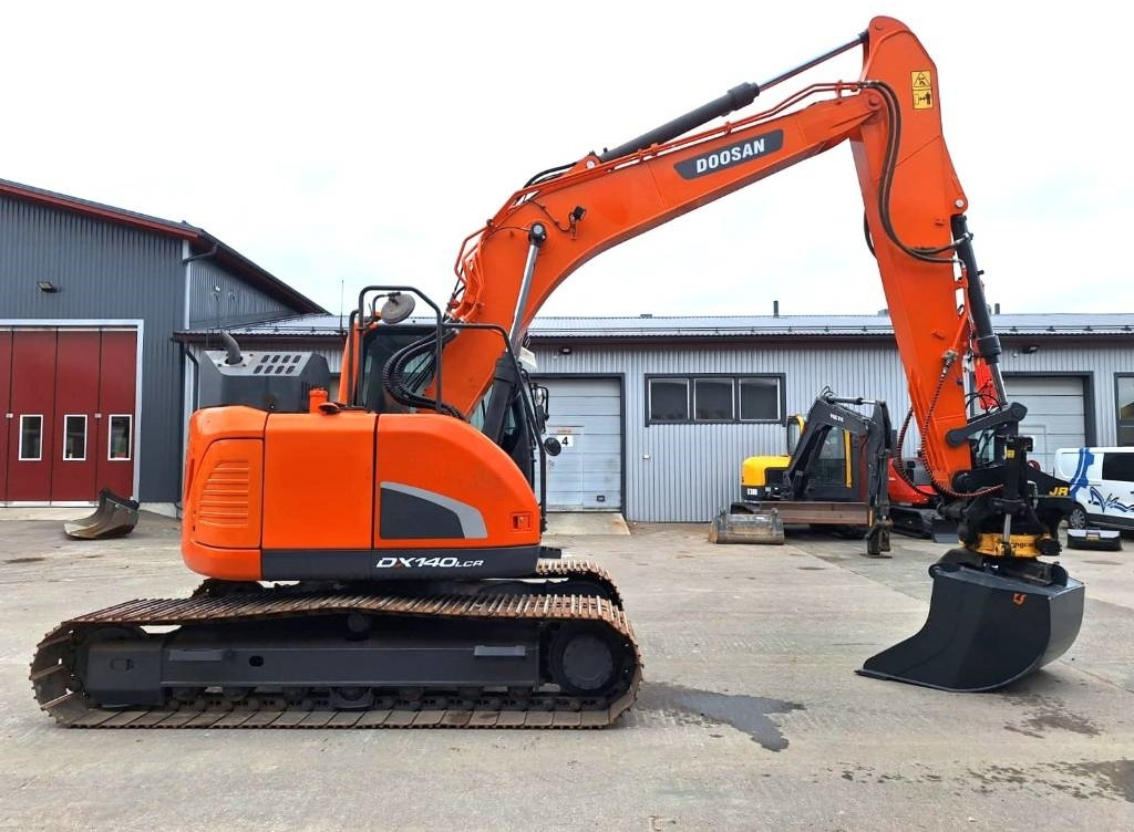 Doosan DX140LCR-5 PYÖRITTÄJÄLLÄ - Excavator pe şenile: Foto 5 Doosan DX140LCR-5 PYÖRITTÄJÄLLÄ - Excavator pe şenile: Foto 5