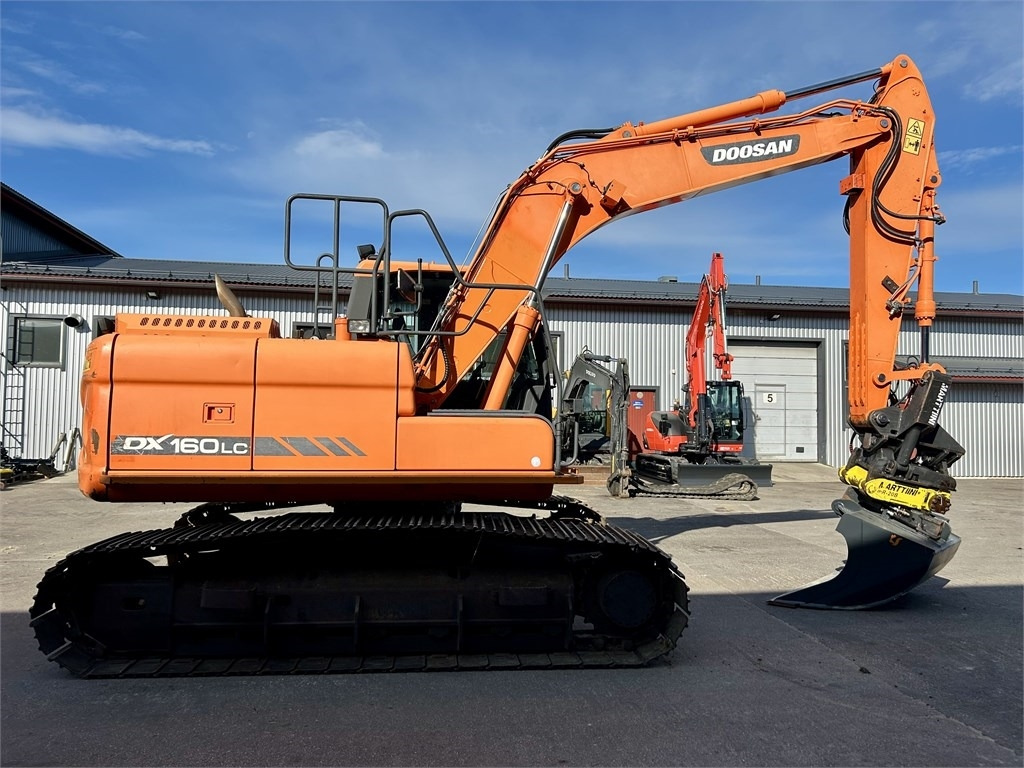 Doosan DX160LC-3 KALLISTAJA+PYÖRITTÄJÄ - Excavator pe şenile: Foto 5 Doosan DX160LC-3 KALLISTAJA+PYÖRITTÄJÄ - Excavator pe şenile: Foto 5