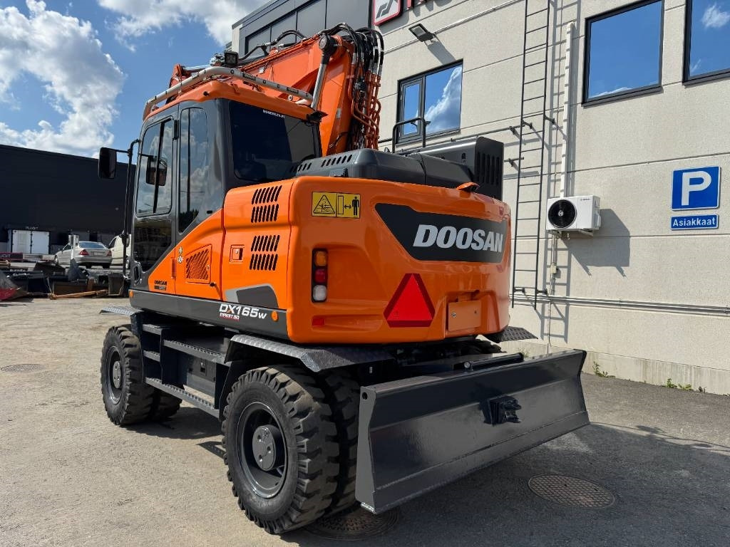 Doosan DX165W-5 PYÖRITTÄJÄLLÄ - Excavator pe roţi: Foto 3 Doosan DX165W-5 PYÖRITTÄJÄLLÄ - Excavator pe roţi: Foto 3