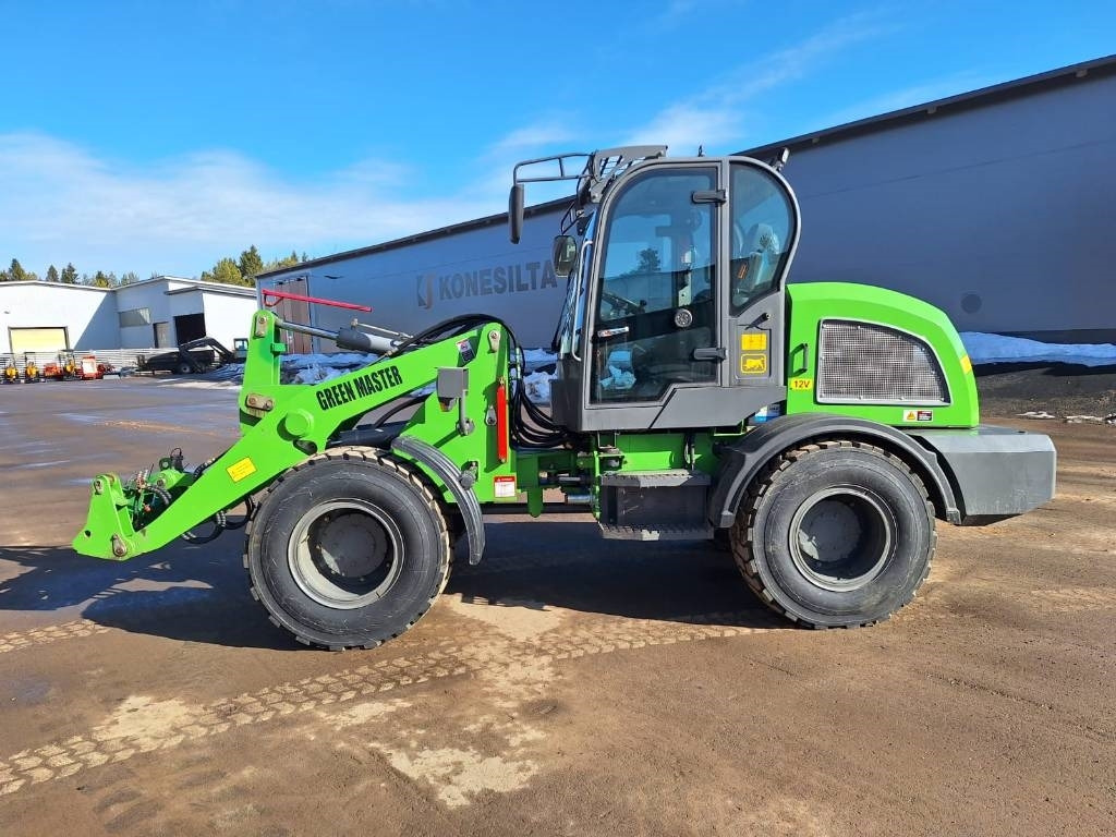 Greenmaster 825 PIIKIT, KAUHA JA HIEKOITIN - Încărcător frontal pe pneuri: Foto 1 Greenmaster 825 PIIKIT, KAUHA JA HIEKOITIN - Încărcător frontal pe pneuri: Foto 1