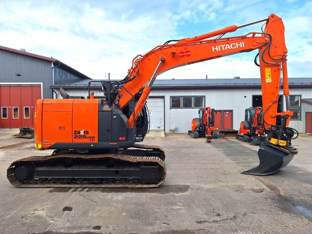 Hitachi ZX225USLC-5 PYÖRITTÄJÄLLÄ  - Excavator pe şenile: Foto 5 Hitachi ZX225USLC-5 PYÖRITTÄJÄLLÄ  - Excavator pe şenile: Foto 5