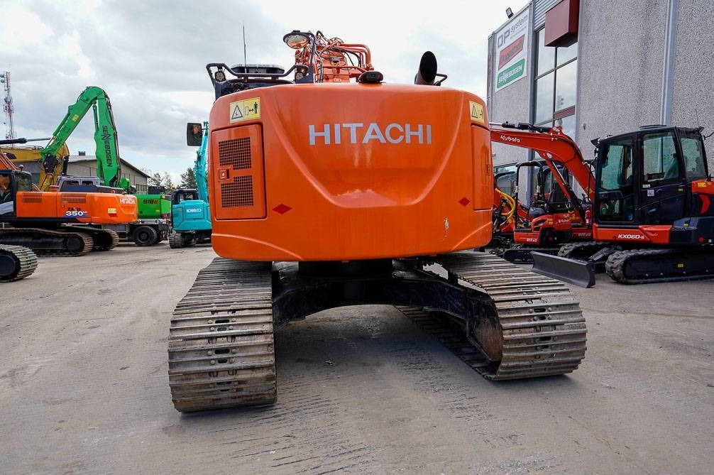 Hitachi ZX225USLC-5B MARTTIINILLA - Excavator pe şenile: Foto 4 Hitachi ZX225USLC-5B MARTTIINILLA - Excavator pe şenile: Foto 4