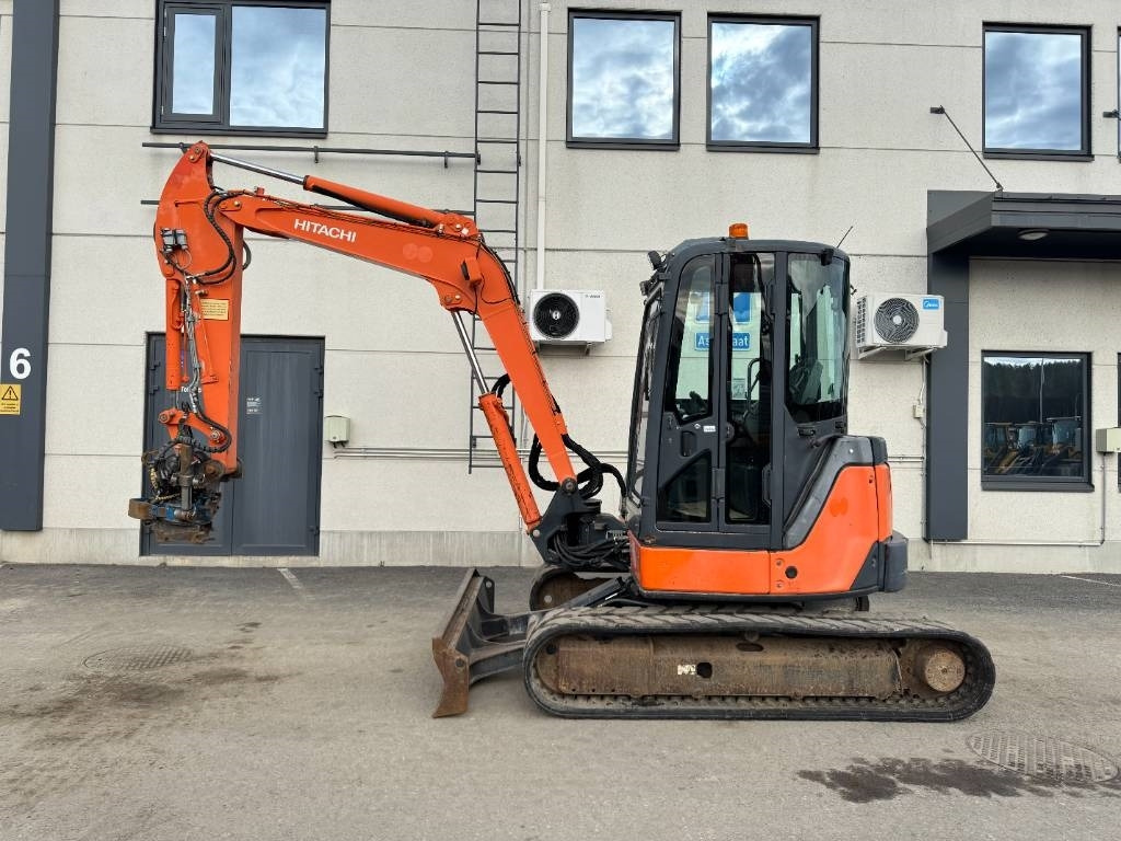 Hitachi ZX50U-2 PYÖRITTÄJÄLLÄ  - Mini excavator: Foto 1 Hitachi ZX50U-2 PYÖRITTÄJÄLLÄ  - Mini excavator: Foto 1