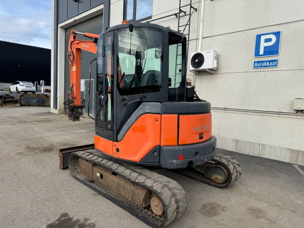 Hitachi ZX50U-2 PYÖRITTÄJÄLLÄ - Mini excavator: Foto 3 Hitachi ZX50U-2 PYÖRITTÄJÄLLÄ - Mini excavator: Foto 3