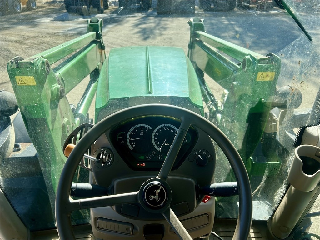 Tractor agricol John Deere 6125 R AUTOPOWER ETUKUORMAAJALLA: Foto 23