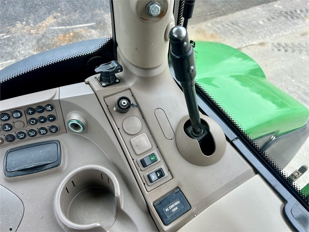 Tractor agricol John Deere 6125 R AUTOPOWER ETUKUORMAAJALLA: Foto 21