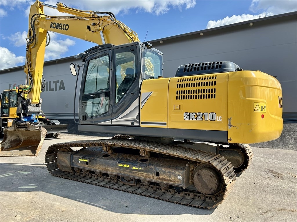 Kobelco SK210LC-11 PYÖRITTÄJÄLLÄ - Excavator pe şenile: Foto 3 Kobelco SK210LC-11 PYÖRITTÄJÄLLÄ - Excavator pe şenile: Foto 3