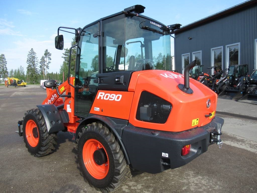 Kubota R090W UUTUUSMALLI - Încărcător frontal pe pneuri: Foto 3 Kubota R090W UUTUUSMALLI - Încărcător frontal pe pneuri: Foto 3
