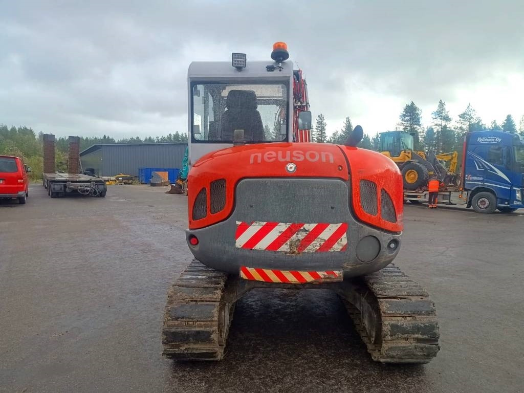 Neuson 8003RD PYÖRITTÄJÄ, 3-KAUHAA - Mini excavator: Foto 2 Neuson 8003RD PYÖRITTÄJÄ, 3-KAUHAA - Mini excavator: Foto 2