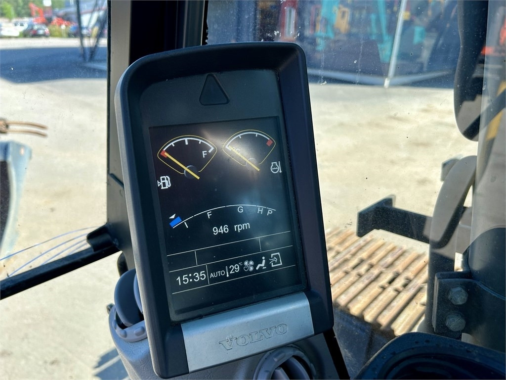 Leasing de Volvo EC180DL PYÖRITTÄJÄLLÄ Volvo EC180DL PYÖRITTÄJÄLLÄ: Foto 16 Leasing de Volvo EC180DL PYÖRITTÄJÄLLÄ Volvo EC180DL PYÖRITTÄJÄLLÄ: Foto 16